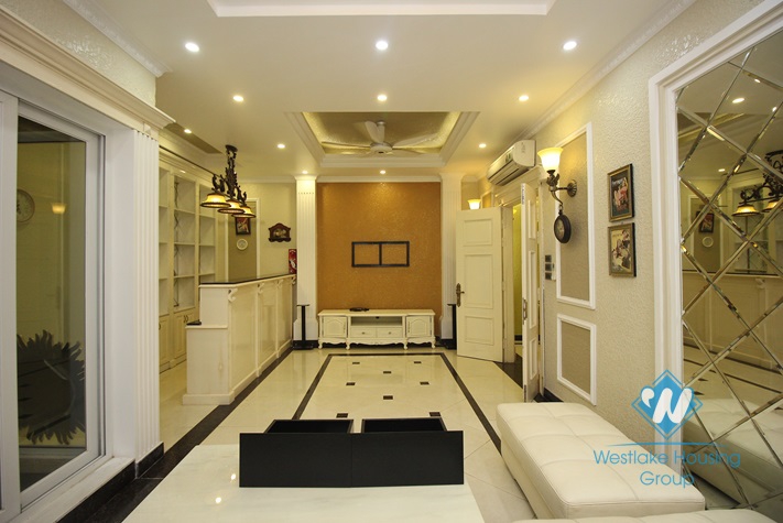 Charming villa for rent in Vinhomes Riverside, Long Bien District, Ha Noi